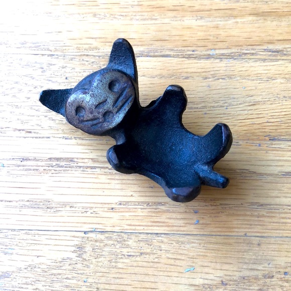 Vintage Cast Iron Kitty Ring Holder